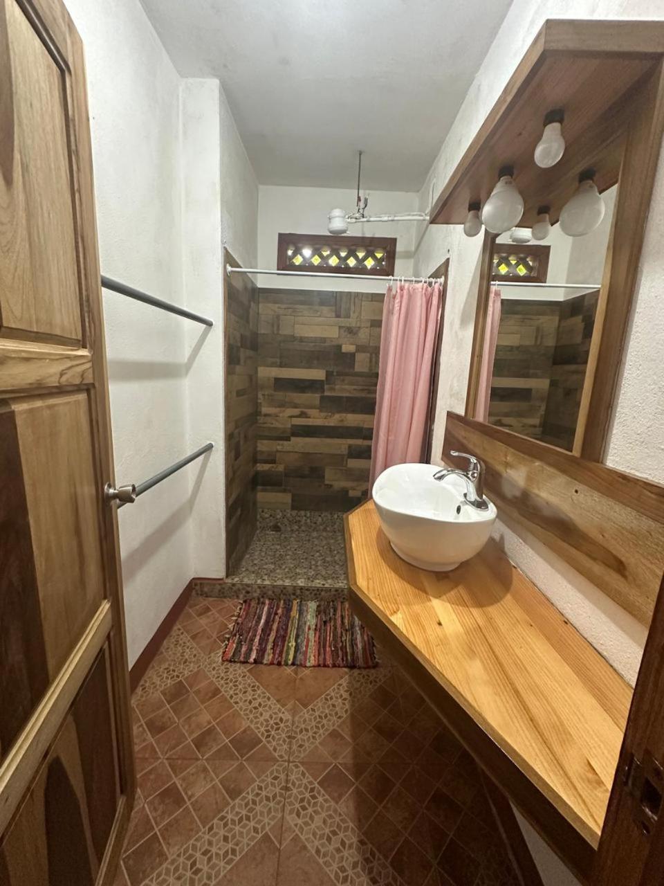 Hotel Don Quichotte Tortuguero Dış mekan fotoğraf